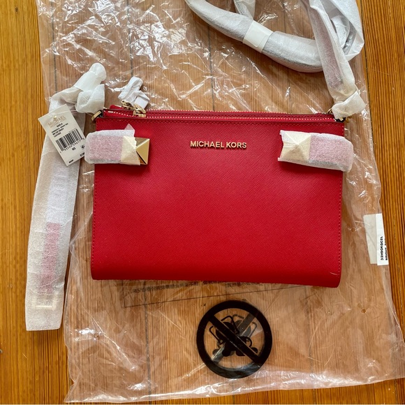 NWT Michael Kors Karla Red Leather East West Crossbody - Picture 2 of 9
